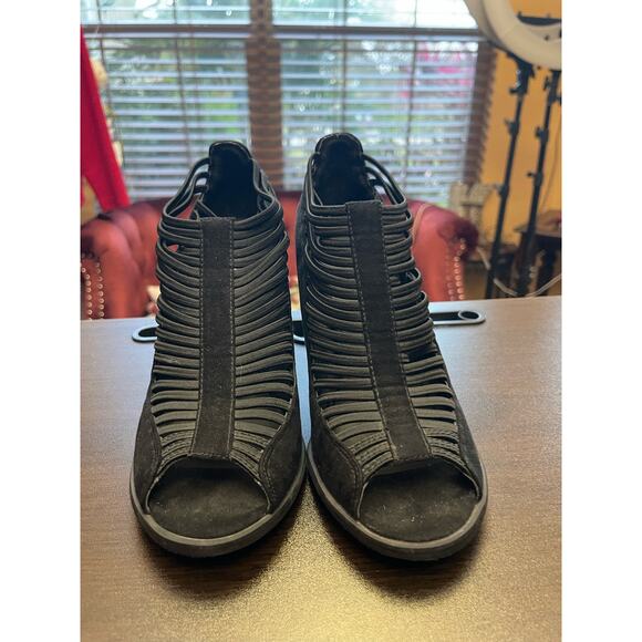 Mia Shellie Black leather PeepToe heels Nova Suede Booties size 7 ($109 retail) - Picture 3 of 6